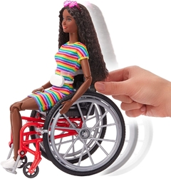 Barbie Fashionista 166 - Negra com cadeira de rodas na internet