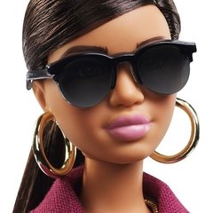 Imagem do Barbie Styled by Chriselle Lim Doll 2