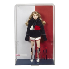 Imagem do Tommy X Gigi Hadid Barbie doll