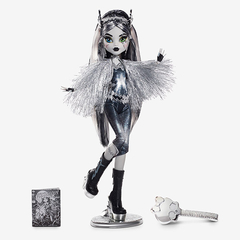 Monster High Voltageous Frankie Stein doll SDCC na internet