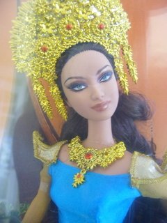 Sumatra - Indonesia Barbie Doll na internet