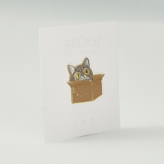 Pin Miau ensimismada