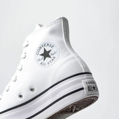 CT09820001 Tênis Converse Chuck Taylor All Star Platform Lift Hi Branco Preto na internet