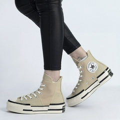 CT19790006Tênis Converse Chuck 70 Plus Hi Seasonal Bege Preto