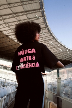 Camiseta Nephew Música e Arte PB Preta na internet
