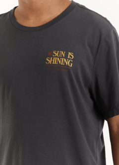 Camiseta Redley Sun Collab Bob Marley Preto - comprar online