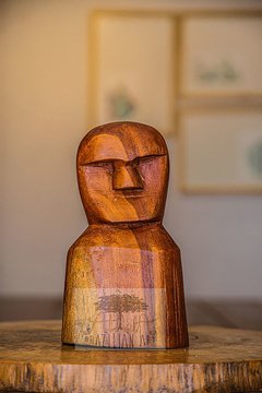 comprar-totem-em-madeira