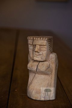 comprar-escultura-entalhada-madeira-figura-feminina