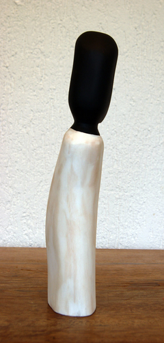 escultura-decorativa-boneco-em-madeira-corpo-branco