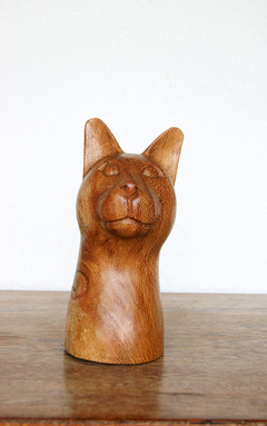 escultura-decorativa-cabeça-de-gato-em-madeira