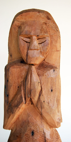 Escultura-decorativa-madeira-beata-orando-tam-p