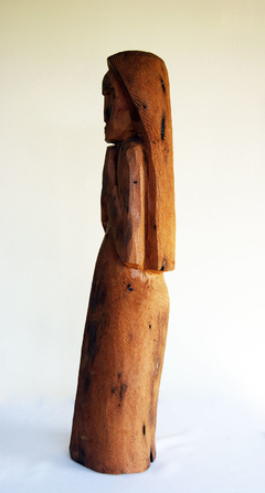 Escultura-decorativa-madeira-beata-orando