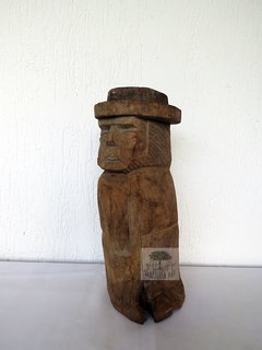 comprar-escultura-entalhada-madeira-campones-de-perfil