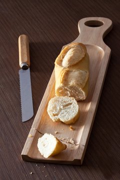 Tábua e Faca para Pão Baguete na internet