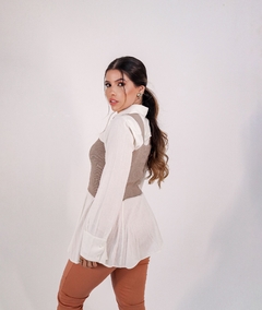 CAMISA TEXTURIZADA PEPLUM na internet