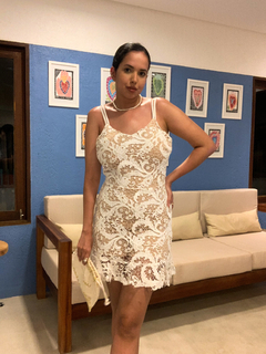 VESTIDO CURTO RENDADO - LARA BRECHÓ