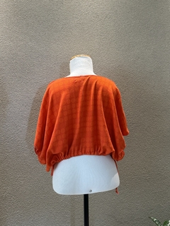 BLUSA CROPPED LARANJA OPEN