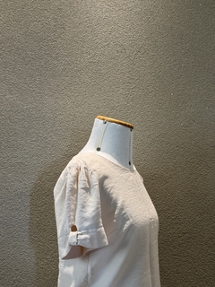 BLUSA DETALHE EM LAÇO na internet