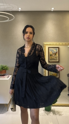 Imagem do VESTIDO RENDADO COM SAIA PLISSADA