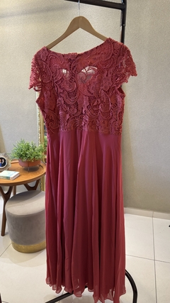 Vestido de festa longo com renda guipir e bordado - LARA BRECHÓ