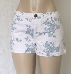 Shorts Branco Floral Azul