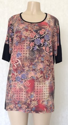 Blusa Preta Manga Morcego Estampa Floral