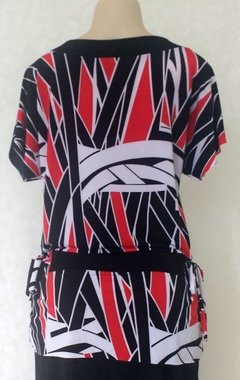 Blusa Manga Curta Estampa Abstrata Preta - comprar online