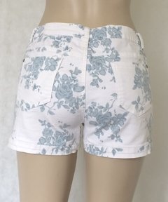 Shorts Branco Floral Azul - comprar online