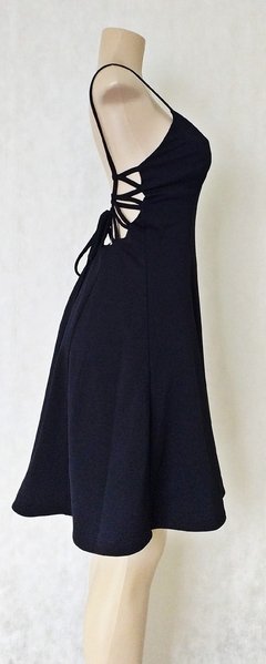 Vestido Le Lis Blanc Preto na internet