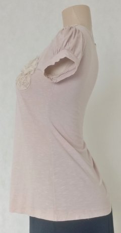 Blusa De Malha Com Aplique Em Tecido No Decote- Squalle - Roupas, sapatos e acessórios femininos novos e usados na ROSANA GREEN