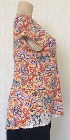 Blusa Estampa Floral Com Renda - Dep Amo - Roupas, sapatos e acessórios femininos novos e usados na ROSANA GREEN