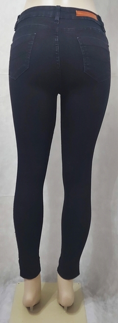 CALÇA SKINNY PRETA - CHOCOMENTHA