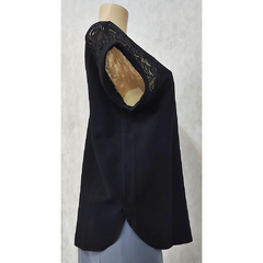 BLUSA PRETA COM RENDA