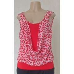 BLUSA RETA CAVADA ANIMAL PRINT VERMELHA - AMISKA