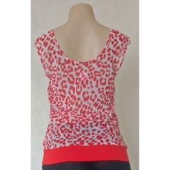 BLUSA RETA CAVADA ANIMAL PRINT VERMELHA - AMISKA