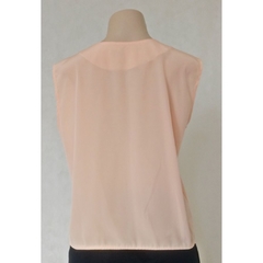 BLUSA RETA CAVADA COM RENDA