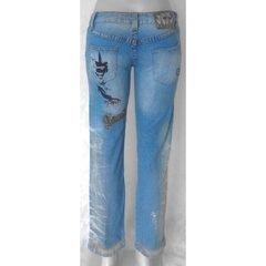 CALÇA JEANS CAPRI CINTURA BAIXA  COM BORDADO - LAND ROCK