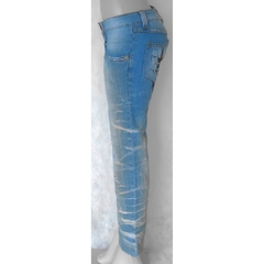 CALÇA JEANS CAPRI CINTURA BAIXA  COM BORDADO - LAND ROCK