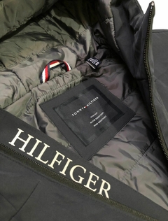 Chamarra Tommy Hilfiger Con Gorro Original con Etqueta en internet