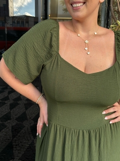 Vestido Longo Festa Cintia - Verde Militar - Moda Feminina Plus Size que valoriza suas curvas - Boutique Deva Rodrigues Plus - Curitiba