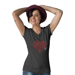 Camiseta Feminina Gola V Cellos Heart Premium - QESTILOS - Todos os estilos em um só lugar