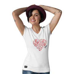 Camiseta Feminina Gola V Cellos Heart Premium - QESTILOS - Todos os estilos em um só lugar