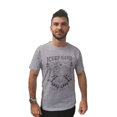 Camiseta Ukkan Keep Hard - QESTILOS - Todos os estilos em um só lugar