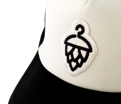 Caja Nabirreña - Gorra Trucker Negra y Blanca - Look And Beer - comprar online