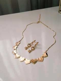 Colar Choker Corações em Banho Ouro 18k na internet