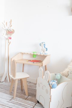 Pupitre escritorio para niños + banquito Conejo en internet