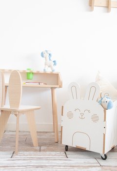 Imagen de Pupitre escritorio para niños + banquito Conejo