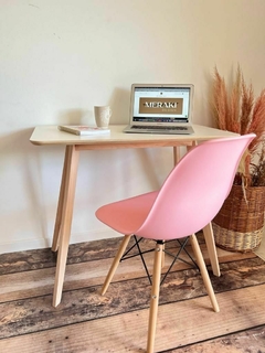 Combo escritorio + silla eames rosa - comprar online