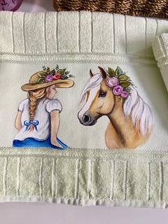Toalha de banho pintada à mão. Cavalo baio - buy online