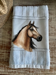 Toalha lavabo branca com cavalo castanho correndo - (cópia)